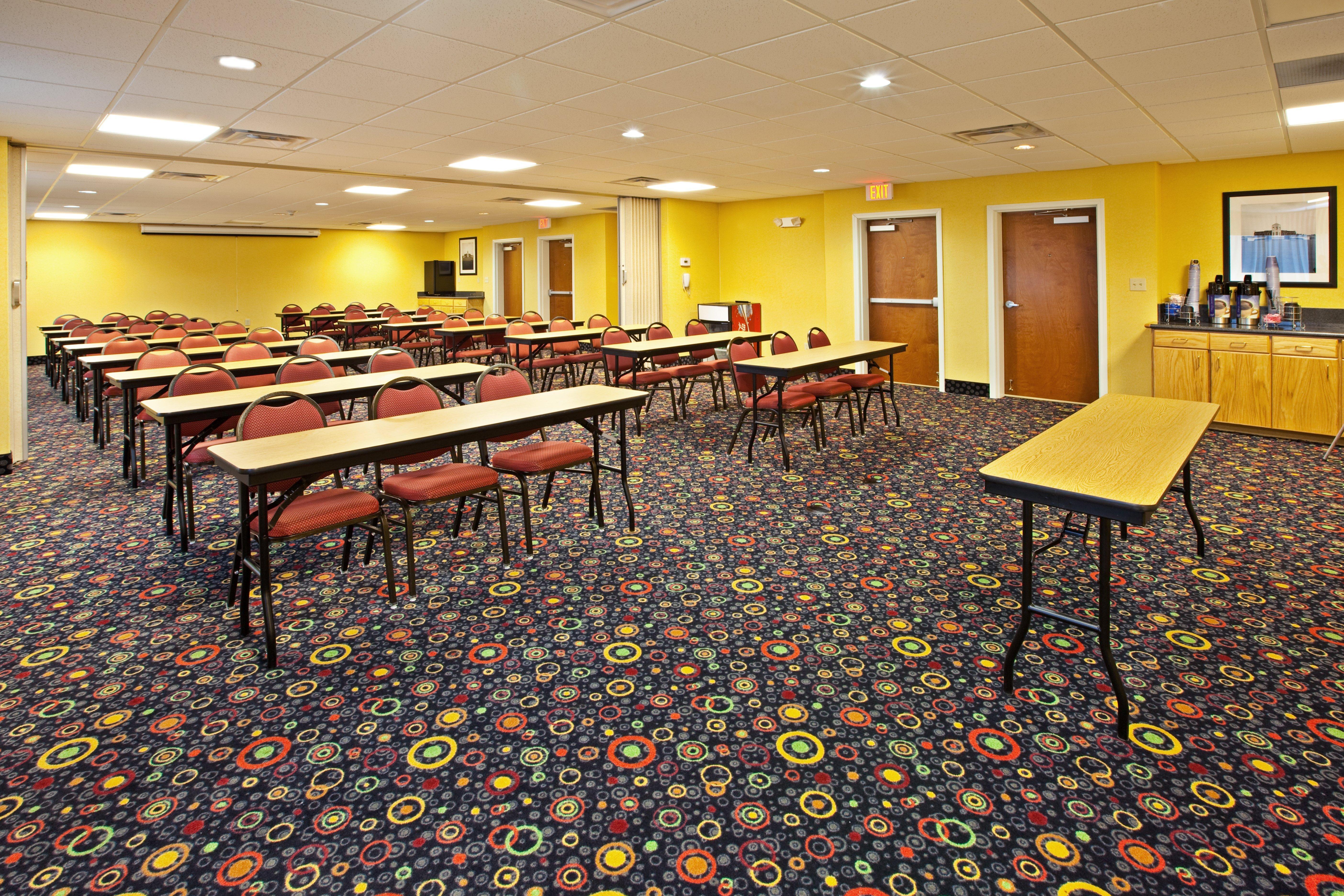 Holiday Inn Express Hotel & Suites Louisville South-Hillview, An Ihg Hotel Екстериор снимка