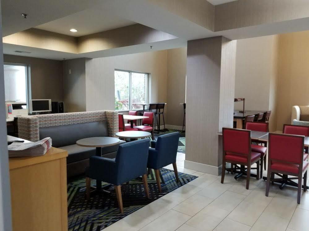 Holiday Inn Express Hotel & Suites Louisville South-Hillview, An Ihg Hotel Екстериор снимка